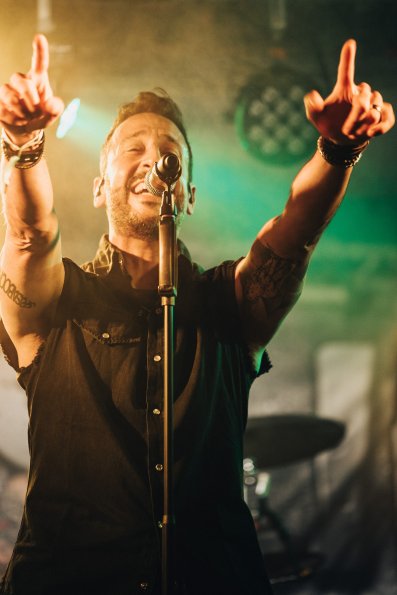 20250802_225957750_iOS